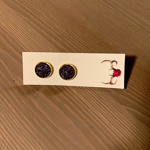 Stainless steel hypoallergenic stud earrings - Picture 1 of 2